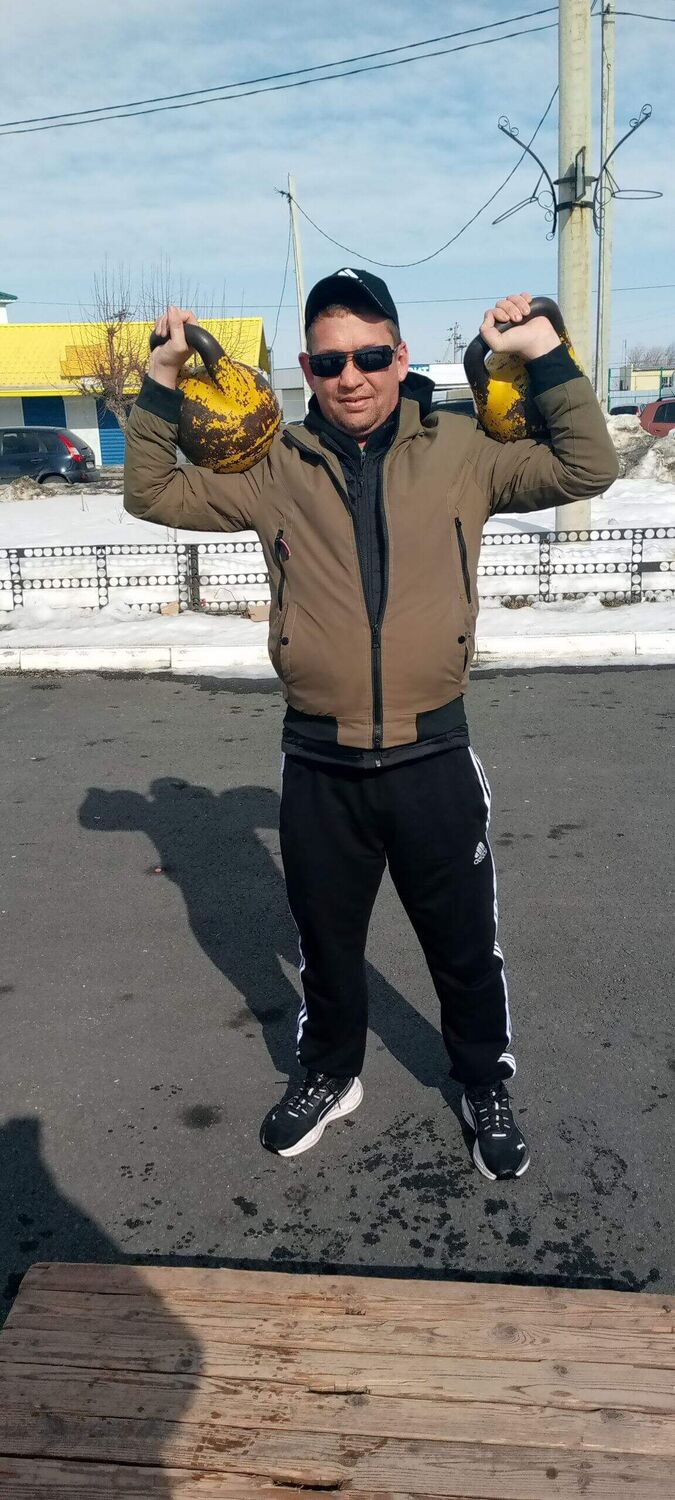  51028389  Stanislav, 39 ,    