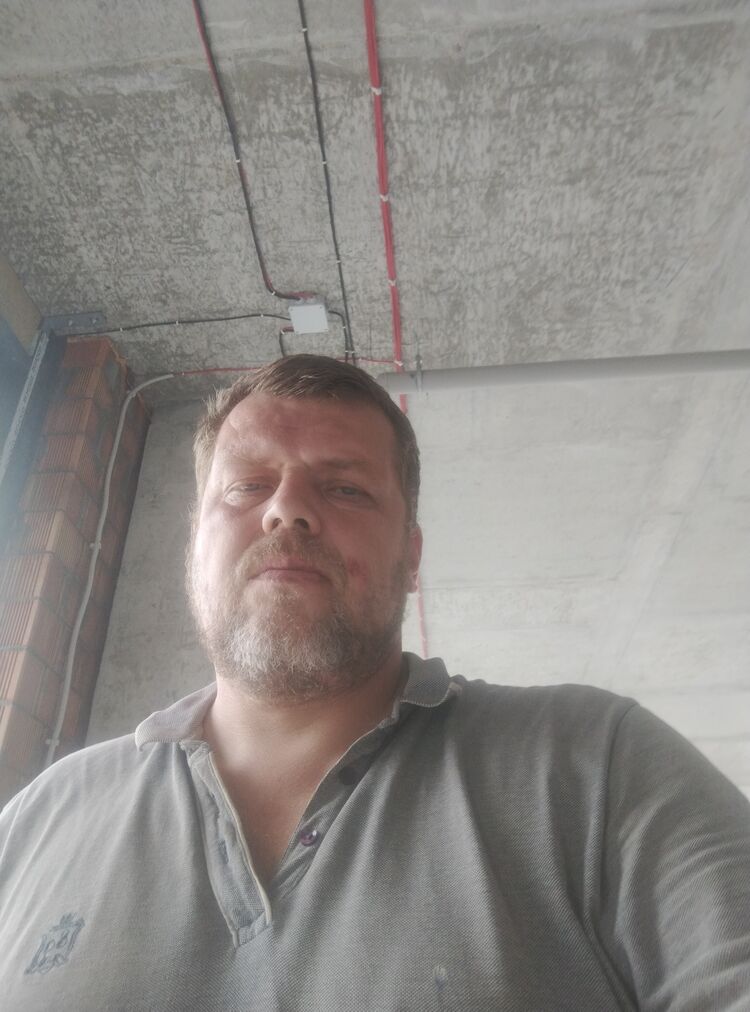  46107549  , 28 ,    