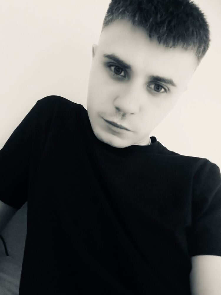  54203219  Yury, 26 ,    