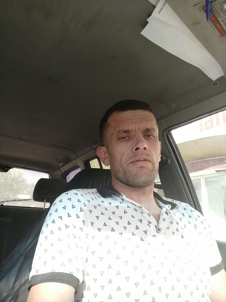  28570899  , 40 ,    