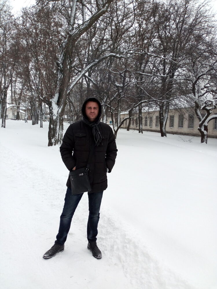  14725889  Houssein, 38 ,    