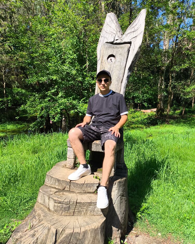  54612159  Irakli, 33 ,    