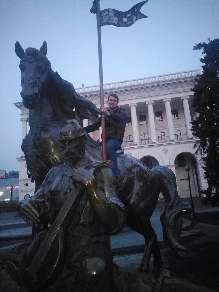  20052699  Roman, 31 ,    