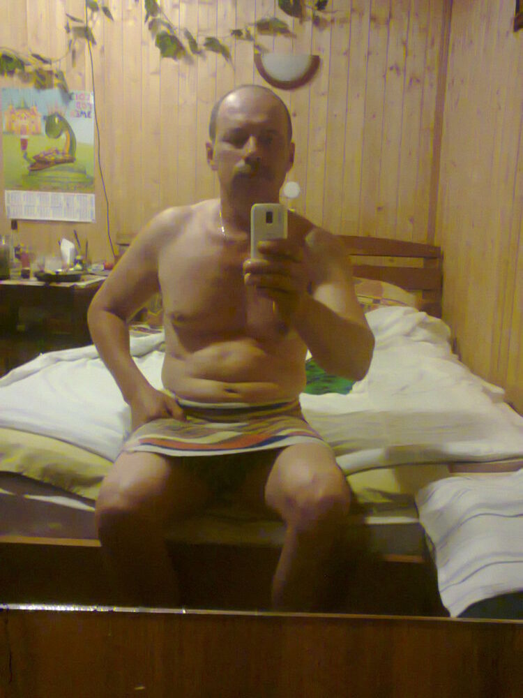  9889879  , 62 ,    