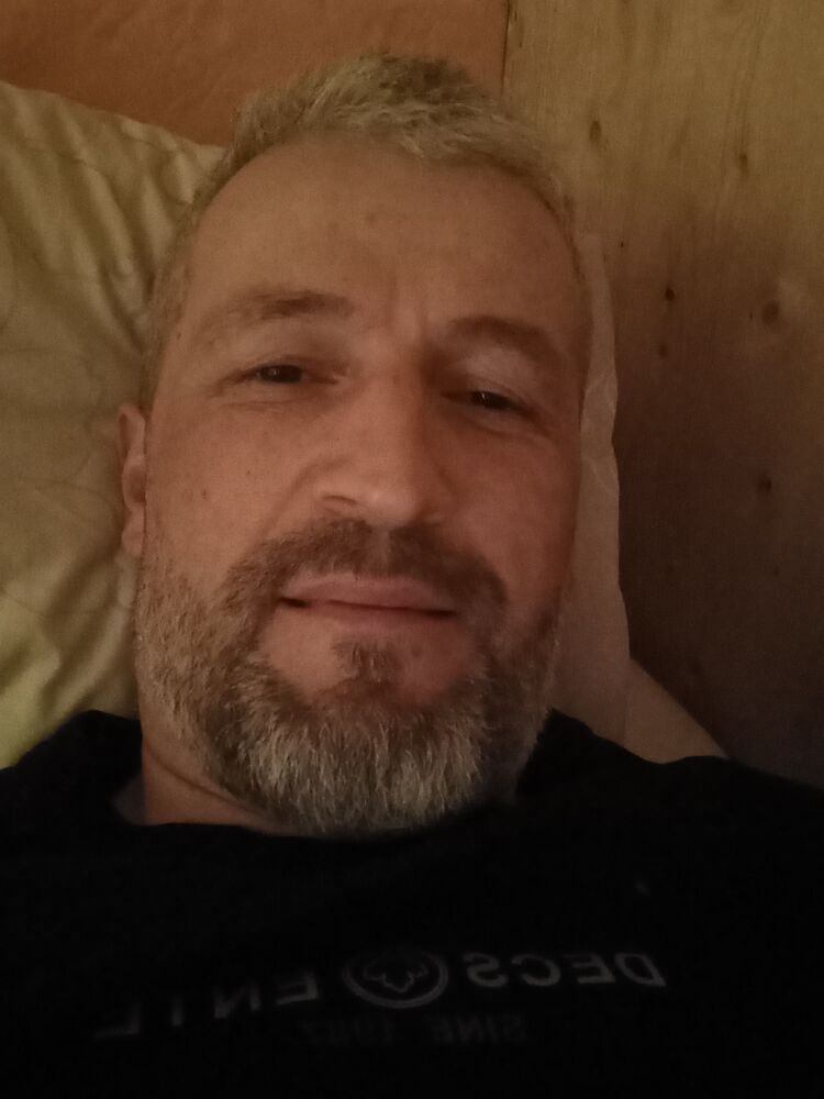  51639309  Nur, 43 ,    