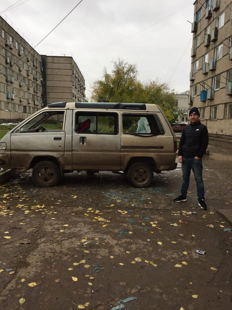  41752669  , 28 ,    