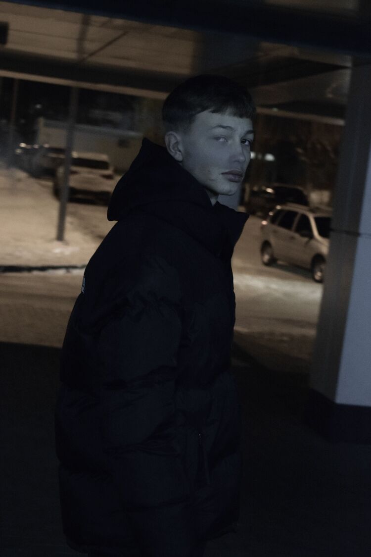  39981849  , 21 ,     