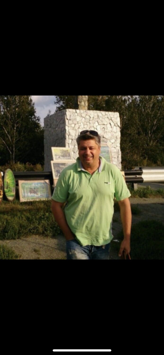  ,   Viktor, 56 ,   c 