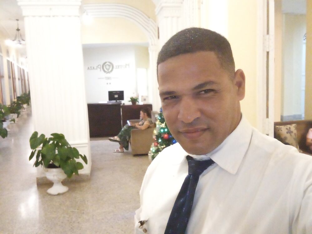  ,   Manuel, 40 ,   ,   