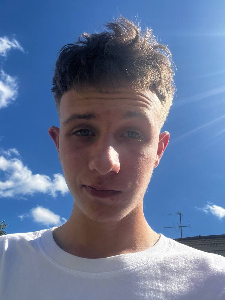  52888049  , 19 ,    