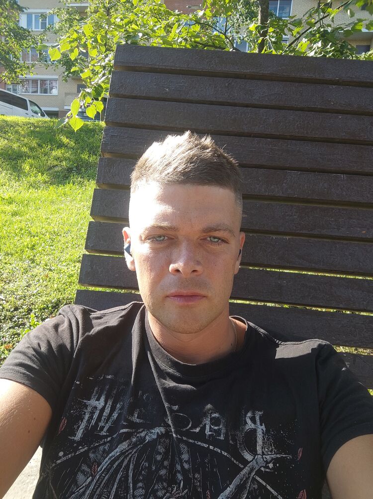  42046909  Alexander, 37 ,    