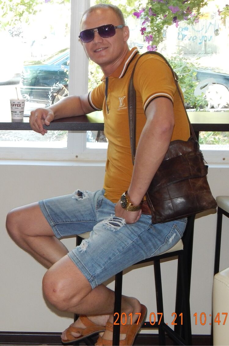  --,   , 42 ,  