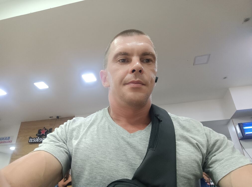  --,   Maxim, 38 ,   ,   