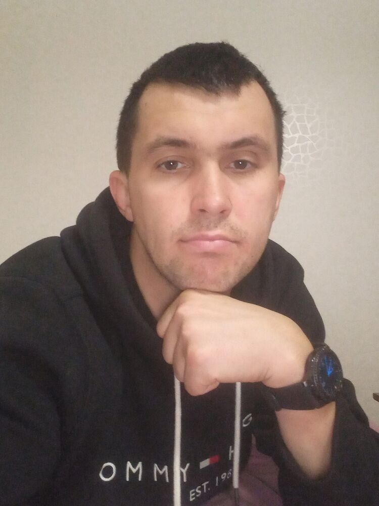  ,   Ruslan, 35 ,   ,   , c , 