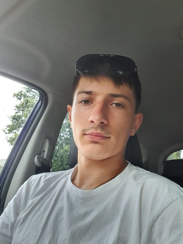  ,   Cristian, 25 ,   ,   , c 