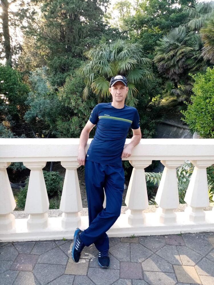  53970539  Slava, 42 ,    