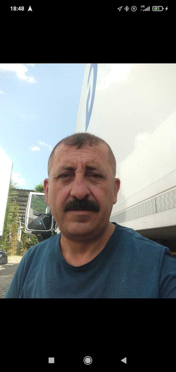  45594009  Kadir, 44 ,    