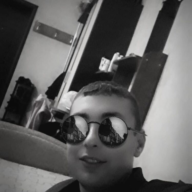  18005839  , 29 ,    
