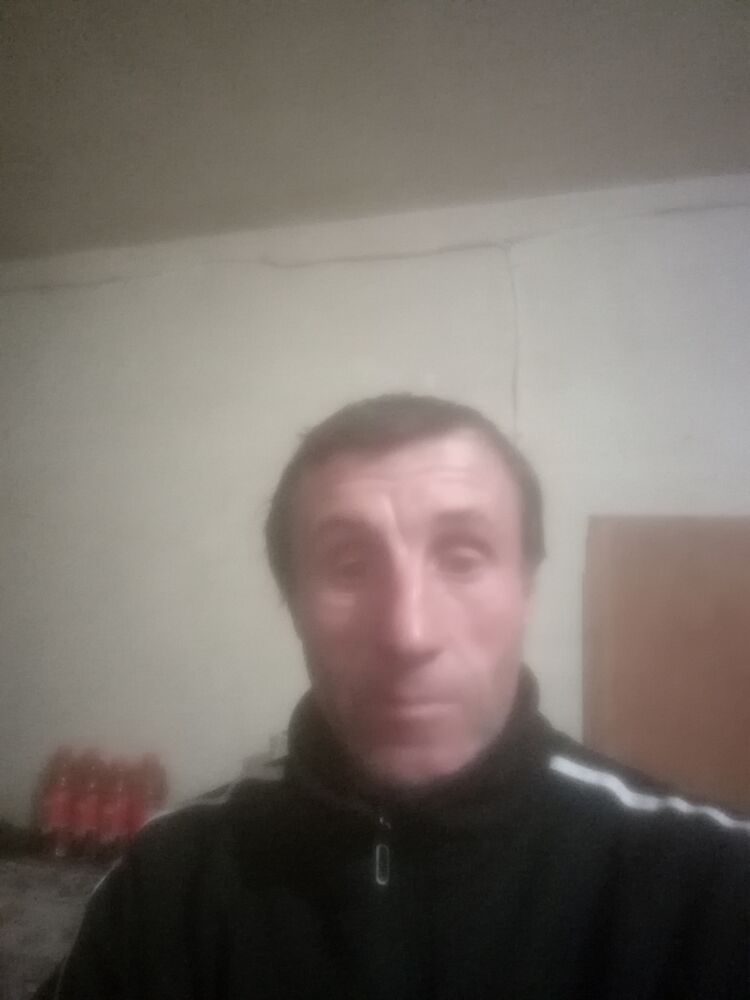  33982479  Qennadij, 52 ,    