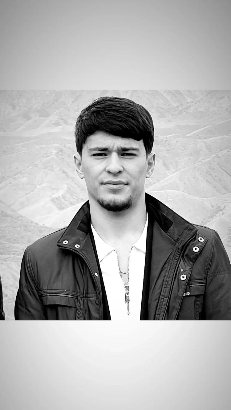  49490709  Xurshid, 21 ,    