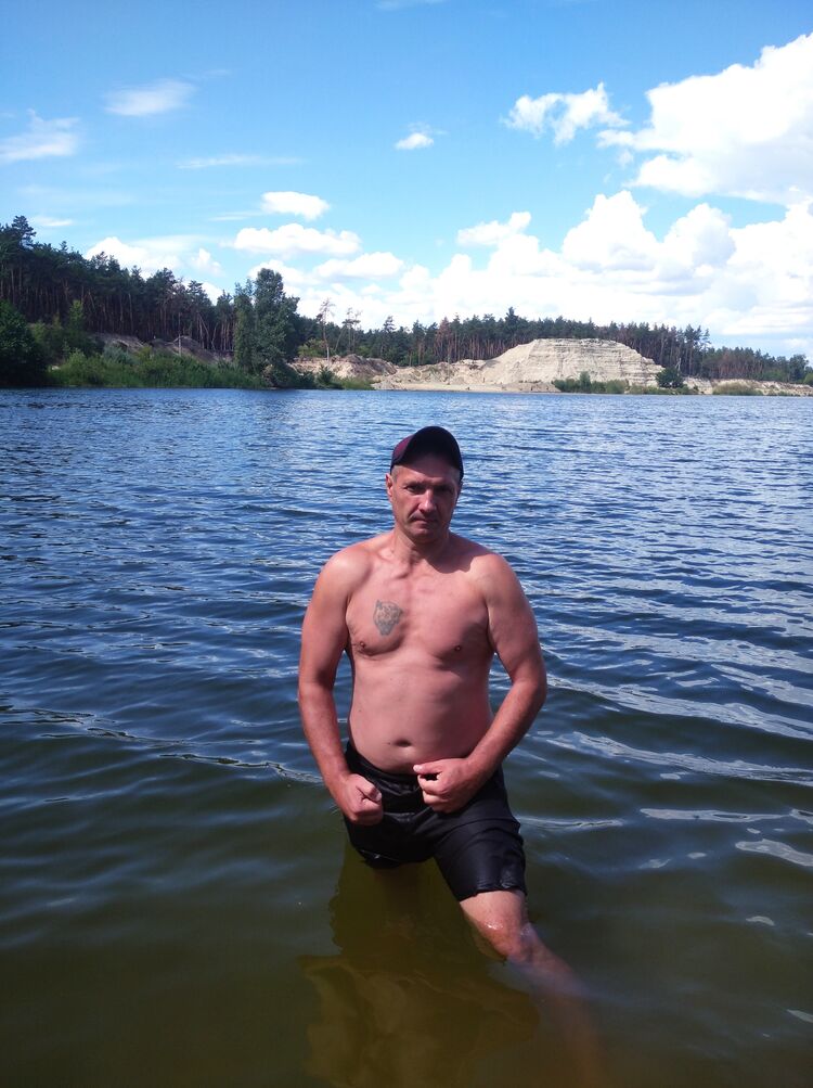  ,   Nikolai, 43 ,   c 