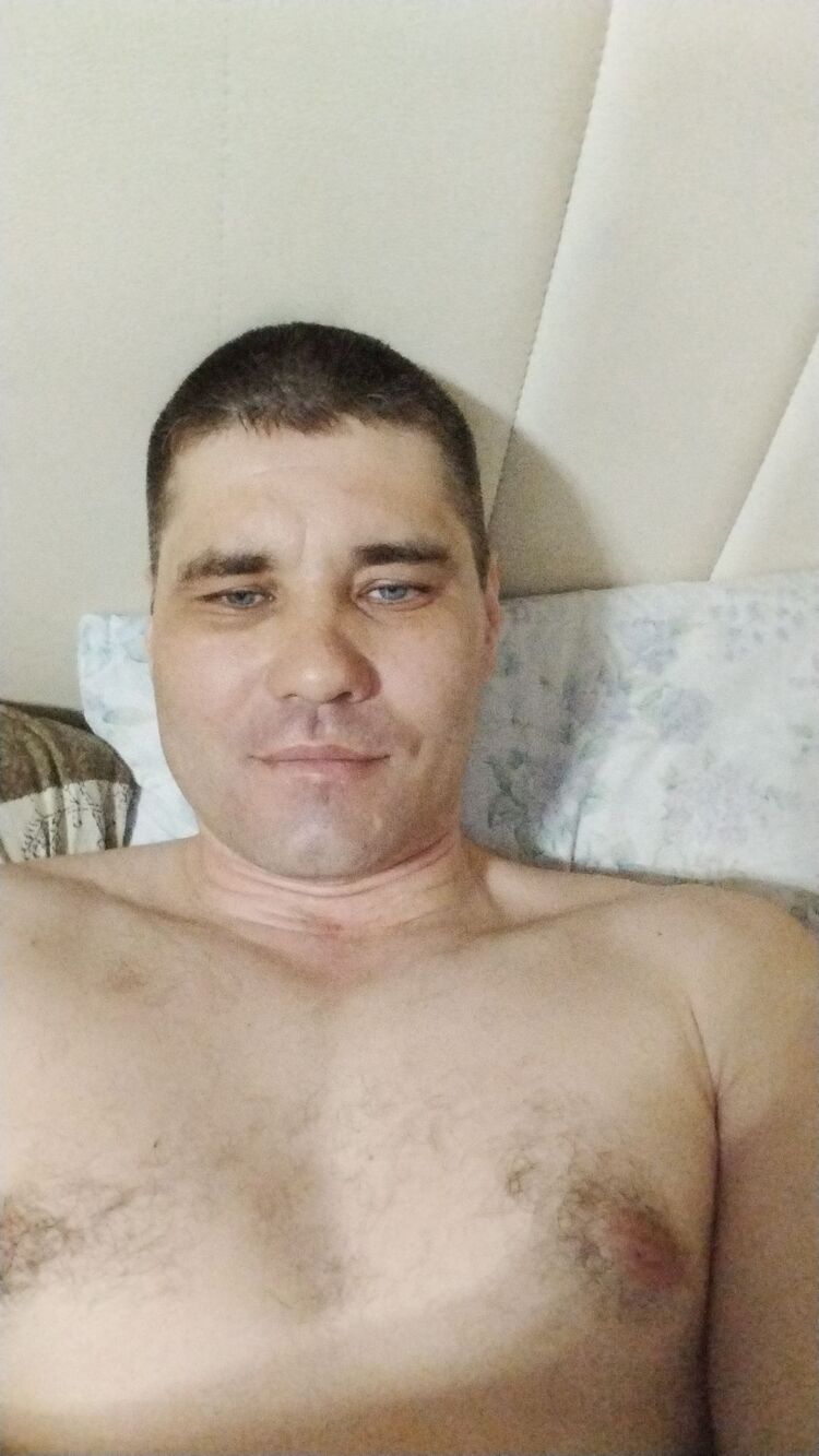  48615379  , 44 ,    