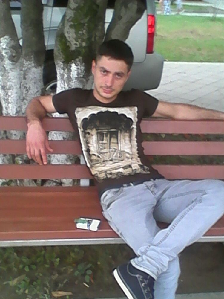  9257549  Roki, 31 ,    