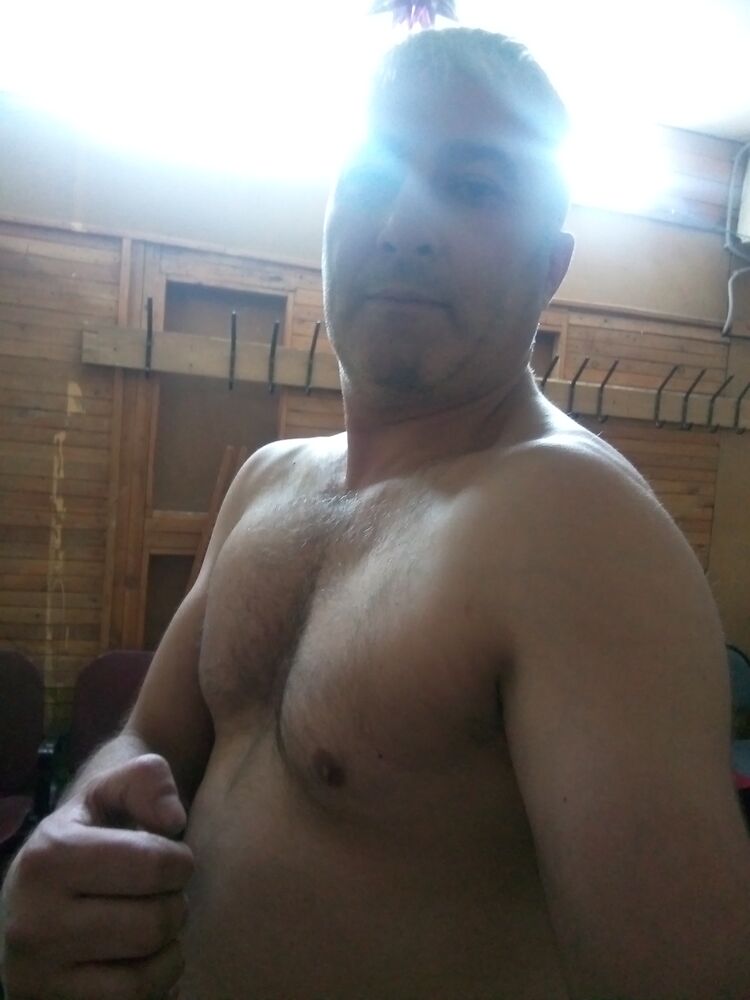  31725859  Ramil, 42 ,    