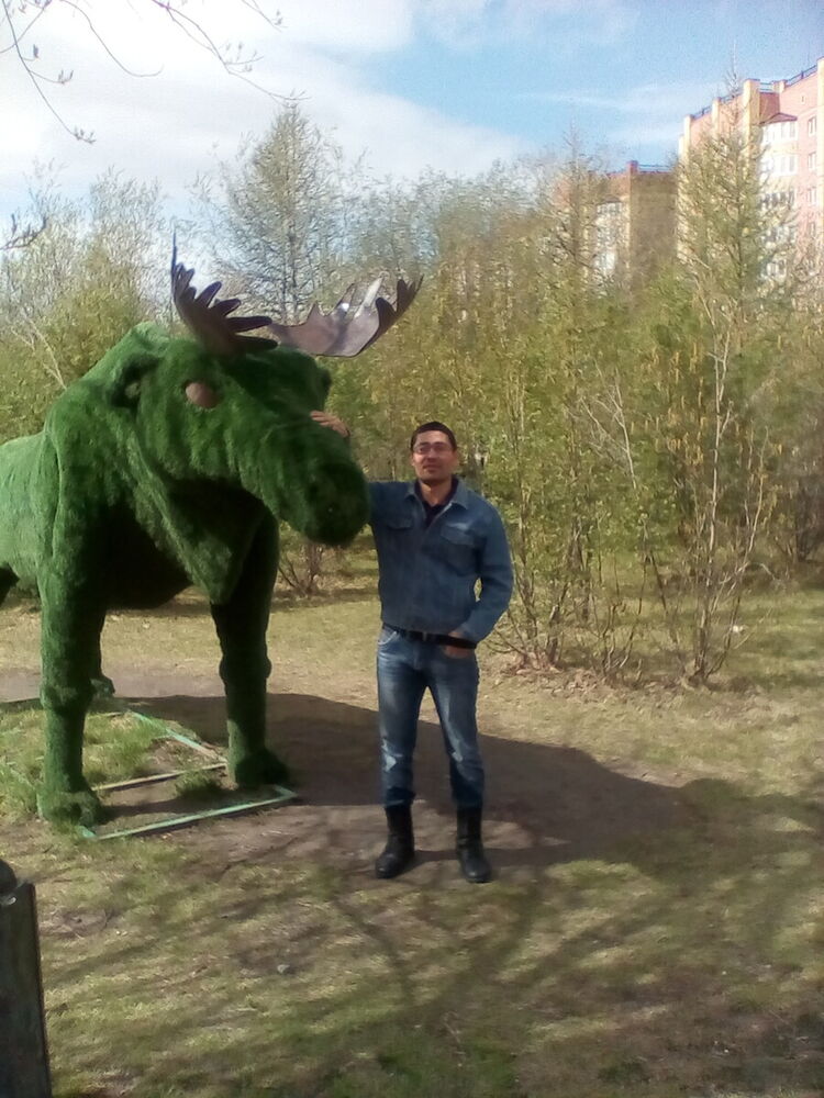  ,   Genri, 37 ,  