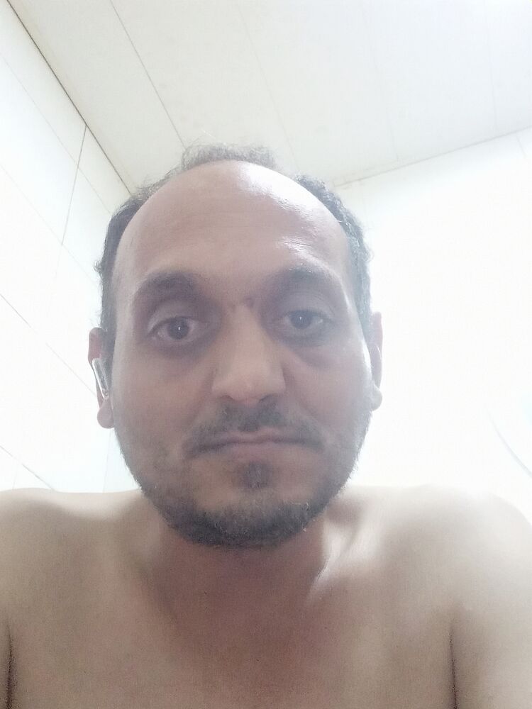  44077859  Azer, 42 ,    