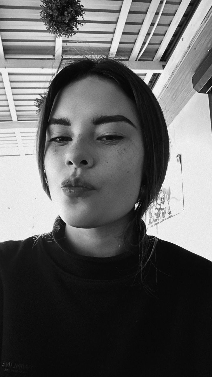  43816899  SASHA, 19 ,    