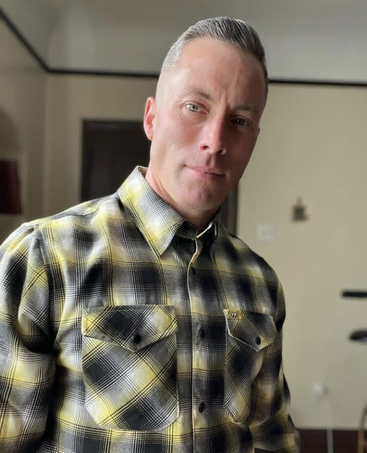  ,   Peytonwayten, 48 ,   ,   , c 