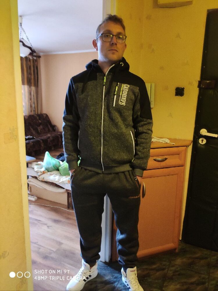  31509689  Andrei, 34 ,    