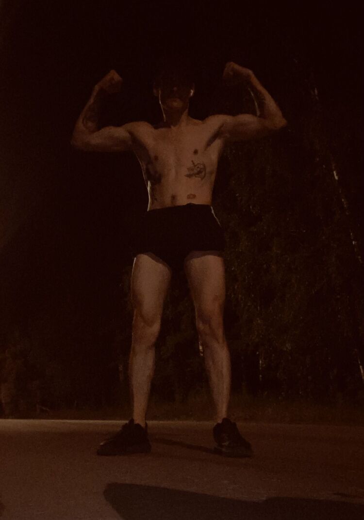  36003349  Anton, 30 ,    