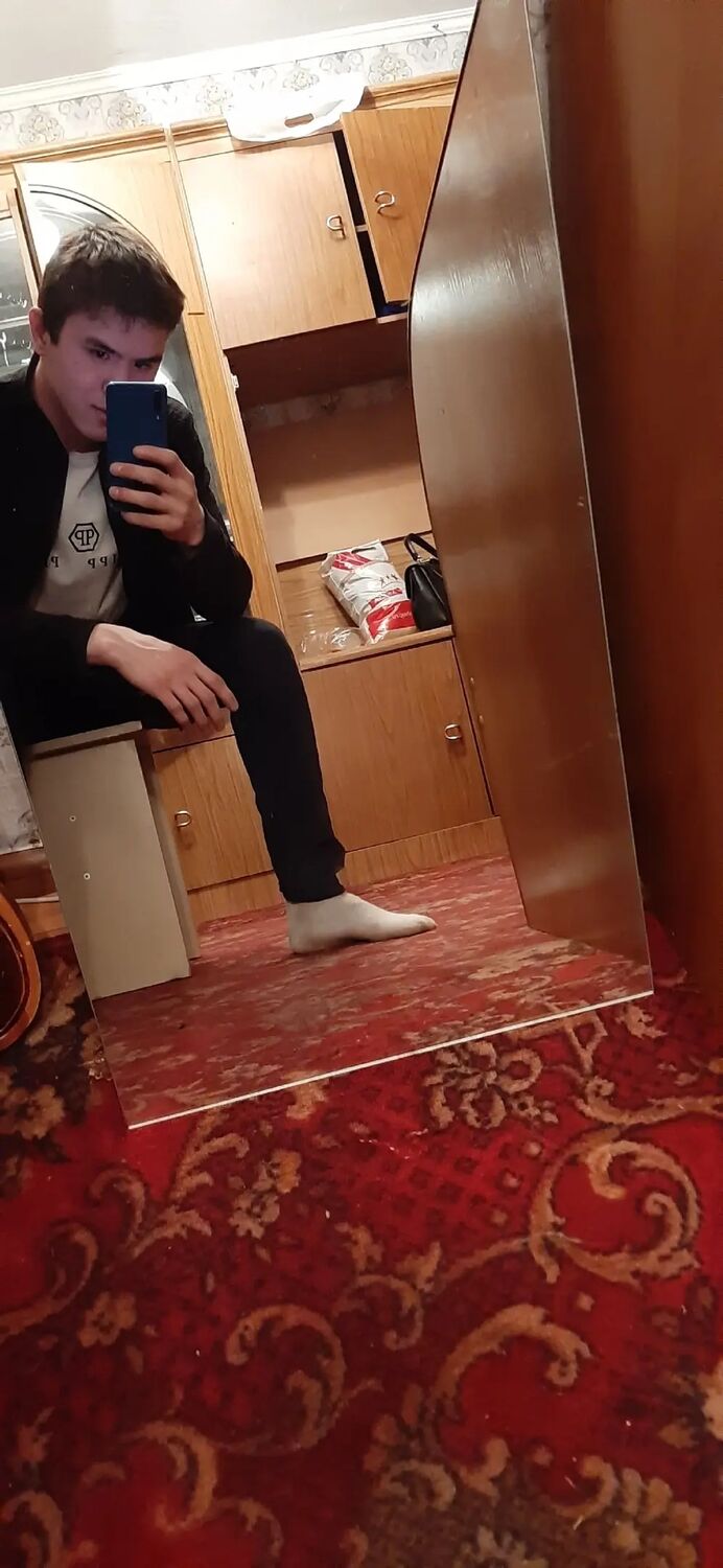  42515989  , 28 ,    