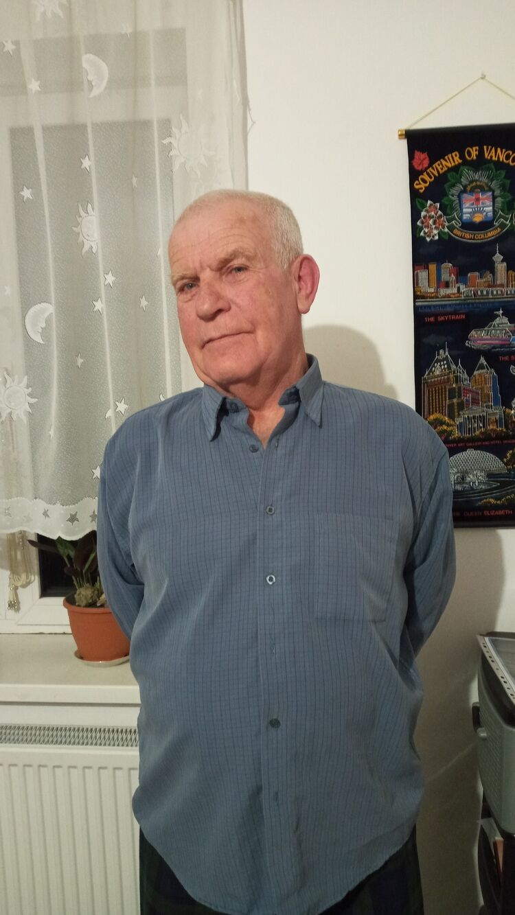  25283629  Sergii, 70 ,    