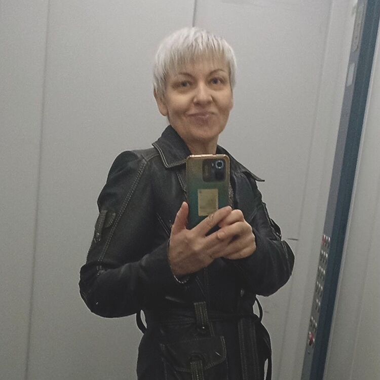  52652099  Tatiana, 54 ,    