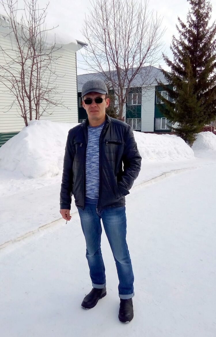  ,   Ilham, 43 ,   ,   , c , 