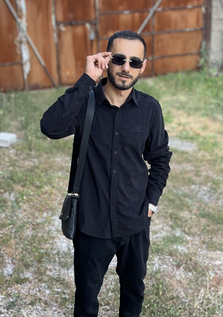  54748049  Lyov, 28 ,    