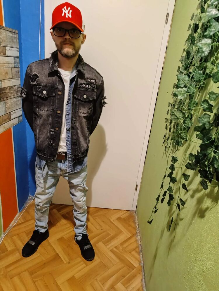  ,   Eduard, 35 ,   ,   