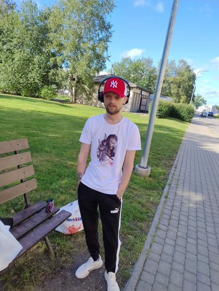  ,   Eduard, 35 ,   ,   