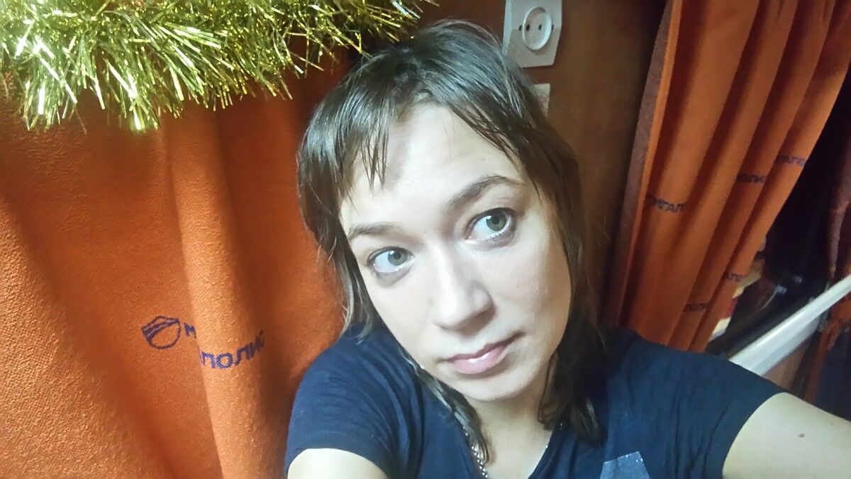  13654959  Elena, 37 ,    
