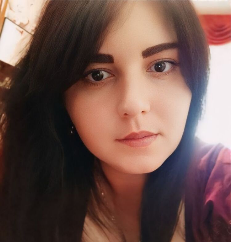  --,   Emine, 31 ,   ,   