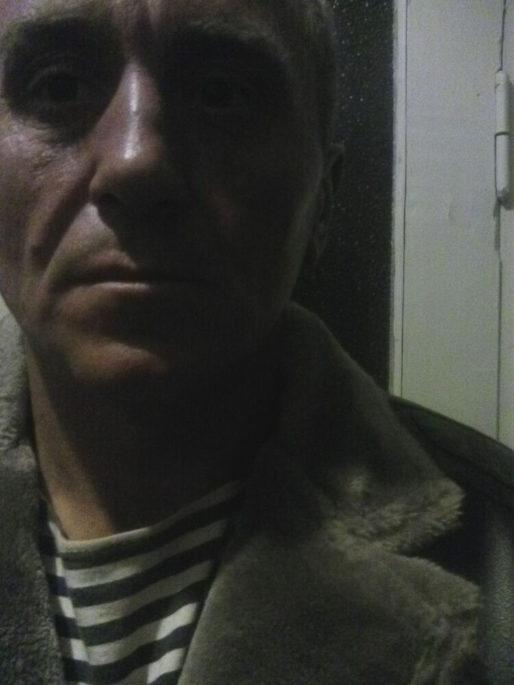  9448289  Viktor, 54 ,    