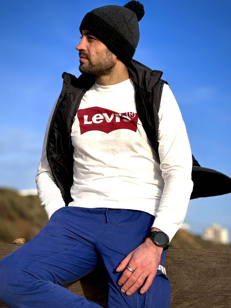  43476479  VIKTOR, 34 ,    Bournemouth