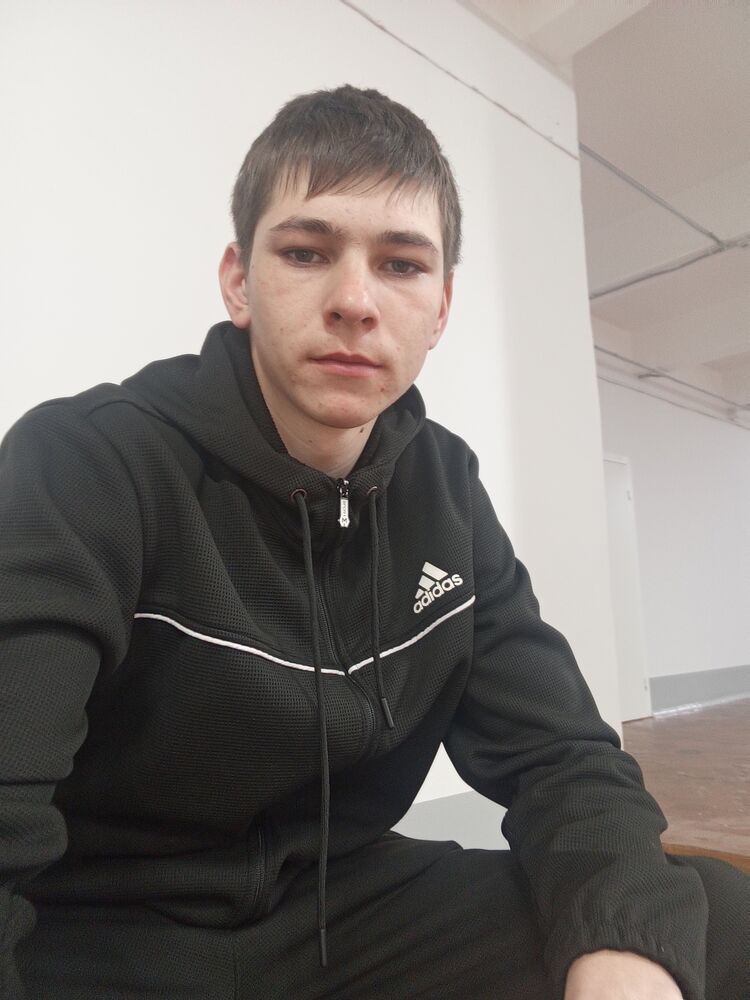  52901429  Alexander, 24 ,    -