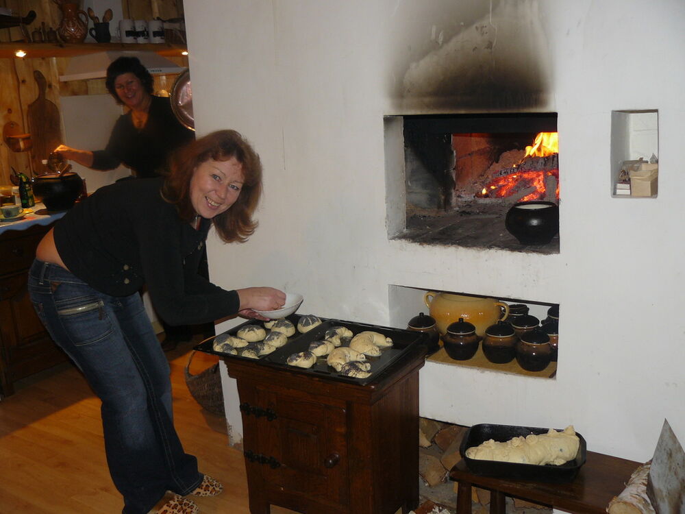  ,   Maria, 60 ,  