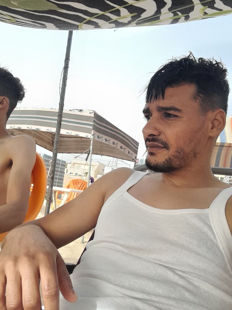  48131999  TAYEB, 32 ,    Charenton-Le-Pont