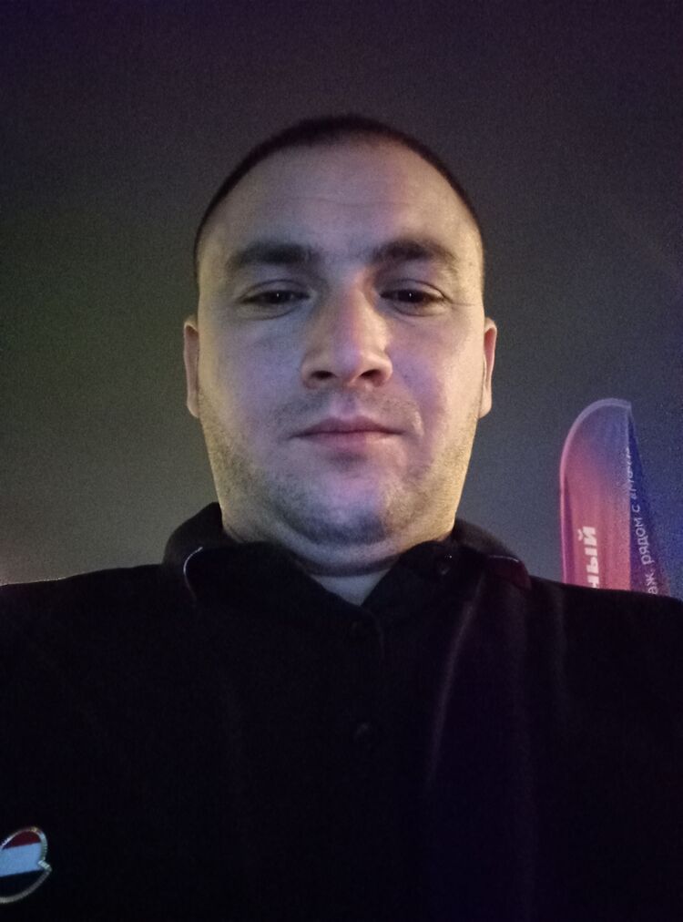  43913849  Sasha, 35 ,    