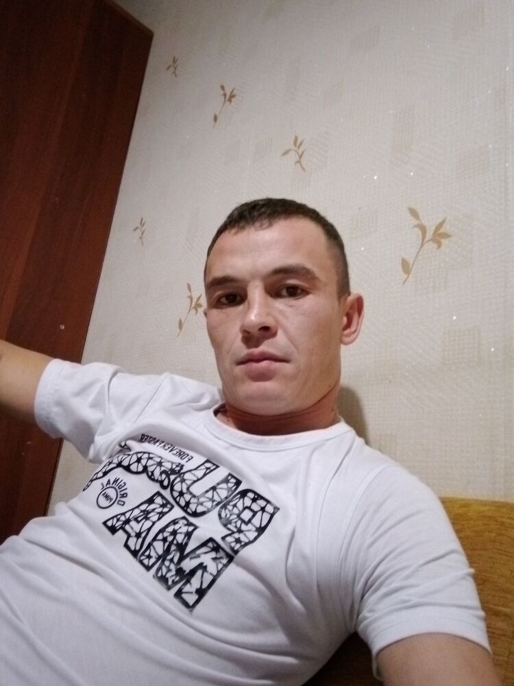  ,   Marsel, 33 ,   ,   